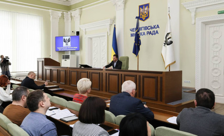 Чернігівська міськрада провела позачергову сесію: підтримка ЗСУ, відновлення інфраструктури