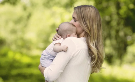 Зригування у немовлят: причини появи