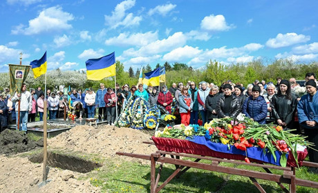 У Ставах провели в останню путь Сергія Галкіна: він боронив Україну на Чернігівщині та Донеччині