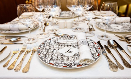 Посуд на свято: як оформити стіл