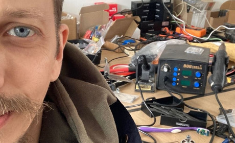 Сиджу біля паяльника, роблю дрони