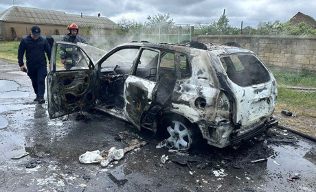 Директорці сільського будинку культури на Одещині спалили авто: підозрюють її односельчанина