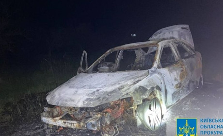 На Київщині під варту взяли чоловіка, який підпалив колишню дружину та її автівку
