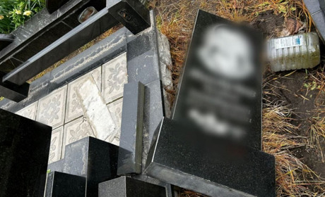 На Фастівщині неповнолітні понівечили близько 10 пам’ятників на цвинтарі: що відомо
