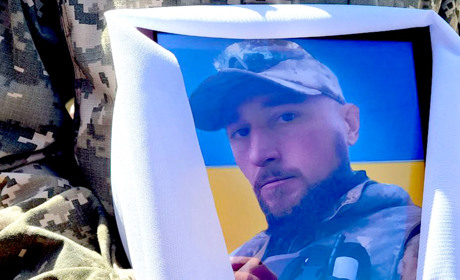 Без тата залишилися двоє синів: у Гадячі попрощилися із загиблим Олегом Дерев’янком