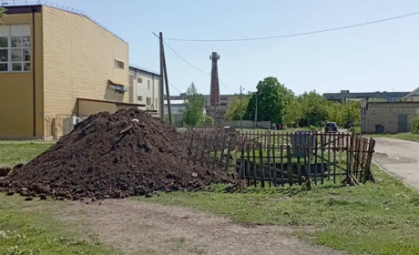 У Лозовій шукають місце витоку теплоносія. Комунальники просять вибачення за незручності