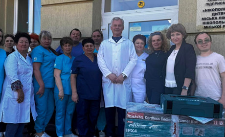 Відома громадська діячка передала обладнання для Нікопольської дитячої лікарні