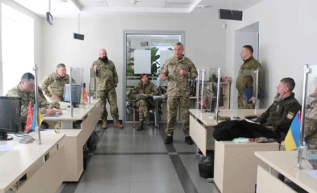 Як працюють муніципальні рекрутингові центри та помічники ветеранів у Вінницькому ЦНАПі