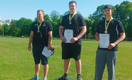 Змагання з легкоатлетичних метань на честь Олімпійських чемпіонів: бронза у старокостянтинівців!