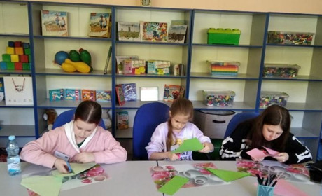 Для переселенців з Торецької громади у гуманітарних хабах підготували культурні заходи. Що саме