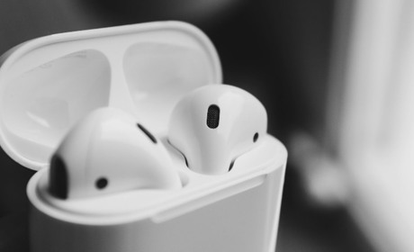 Порівняння AirPods Pro 2 з іншими провідними бездротовими навушниками на ринку
