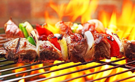 Сезон шашликів: найкращі рецепти маринаду для соковитого м'яса на вогні