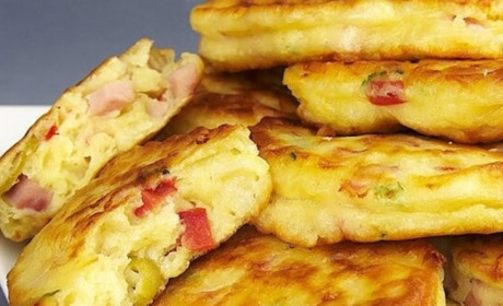 Готуємо сьогодні: незвичайно смачні оладки за 5 хвилин до сніданку