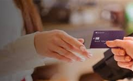 Власникам карток Приватбанку: звернення до клієнтів, у тому числі, до тих, хто за кордоном