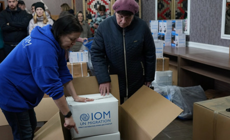 Переселенцям з Луганщини видаватимуть гуманітарку. Потрібно зареєструватися до 17 травня