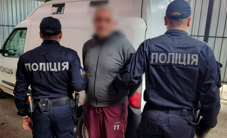Наніс 11 ножових поранень знайомому: у Фастівському районі затримали кривдника