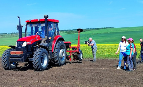 Фермери в Одеській області засіяли перші поля бавовнику: це поки аграрний експеримент
