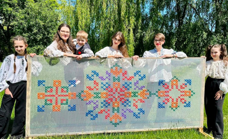 Мешканці Волноваського району показали у соцмережах свої вишиванки. Фото