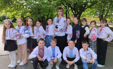 Найближче до душі: старокостянтинівці з гордістю одягли вишиванки. Фото