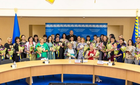 Двом мешканкам Покрова вручили звання "Мати-героїня"