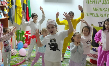 Переселенців з Торецької громади запрошують на культурні заходи в гуманітарних хабах