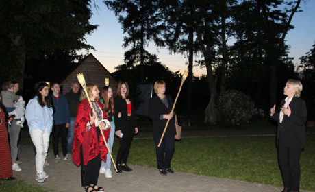 У Старокостянтинові пройшла феєрична костюмована екскурсія замком князів Острозьких. Фото