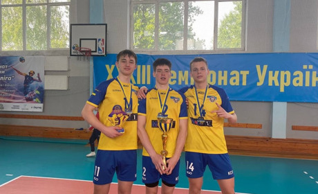 Нікопольський волейболіст здобув срібло Чемпіонату України