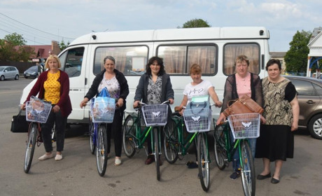 Соцпрацівники Кагарличчини отримали ще п'ять велосипедів для покращення мобільності
