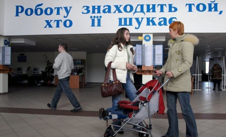 Переселенцям з Луганщини надають ваучери на безкоштовне здобуття нової професії. Як отримати