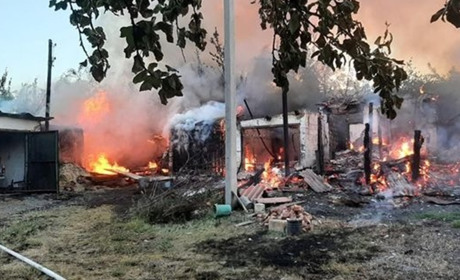 Пів сотні пошкоджених будинків та двоє поранених: Торецька громада під шквалом авіаударів