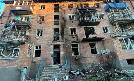В Жмеринці, внаслідок падіння БПЛа пошкоджено 10 житлових будинків. 40 людей евакуювали