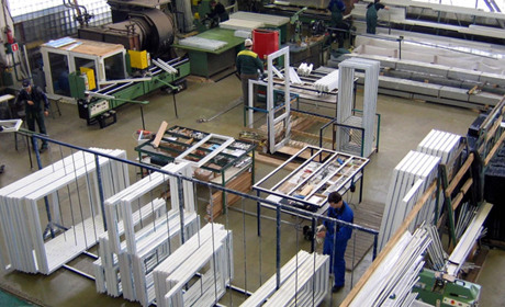 Компанії на Львівщині пропонують роботу та житло для переселенців з Торецької громади