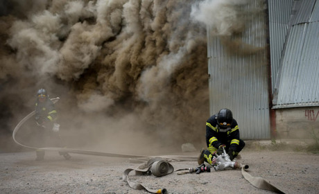 В Одесі горів великий склад із взуттям: через тривогу його гасили 4 години, вигоріло 1400 кв.м