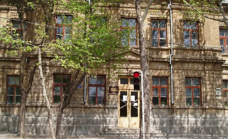 Аналітики виявили неефективне використання бюджетних коштів на реставрації Миколаївської гімназії