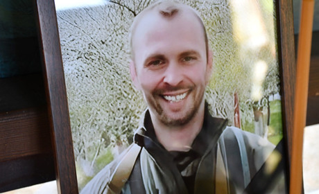 У Нікополі провели в останню путь воїна Дмитра Попова