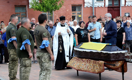 У Ніжинській громаді прощалися із загиблим воїном – головним сержантом Миколою Ковтуном