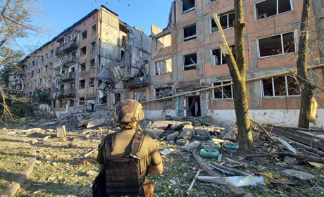 Двоє людей загинуло, троє — з пораненнями. Наслідки трьох авіаударів по Торецьку