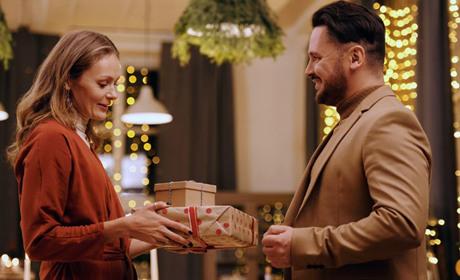 Що подарувати татові на 45 років: цікаві ідеї подарунків