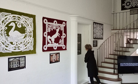 Побачити Париж: “кам'яні вишиванки” Нової Каховки у центрі Франції