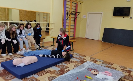 У Жовтих Водах 200 учнів та педагогів пройшли навчання з тактичної медицини