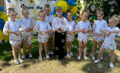 Южненський танцювальний колектив взяв участь у фестивалі Holiday Fest 2024 (ФОТО)