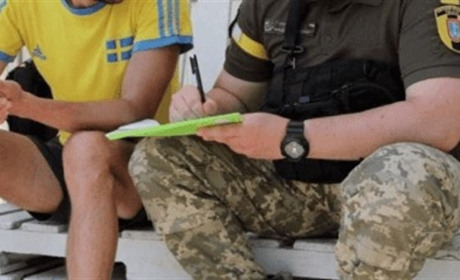 Хто, де, коли може вручити повісту та що буде, якщо втекти від ТЦК? Відповіді згідно Постанови КМУ