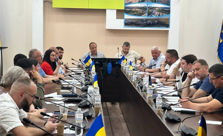 Візит Гринчака, непорозуміння депутатів та тривала перерва: як минула сесія міськради в Южному