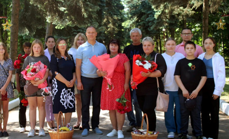 Багатодітних мам Долинської громади відзначено почесним званням “Мати-героїня”