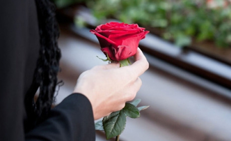 Як вибрати ритуальні товари для прощання. Поради та рекомендації