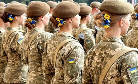 Скільки жінок служить у лавах ЗСУ?