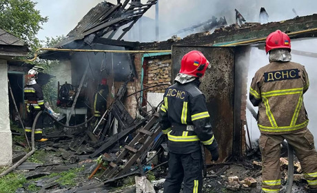 Пожежа у селі Стайки, що на Ржищівщині: вогонь знищив будівлю