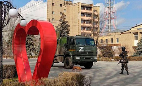 Жорстокість окупантів у Скадовську: жінки стають жертвами грабежів і знущань