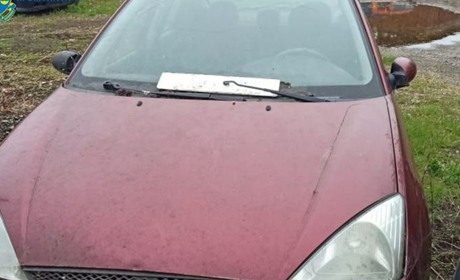 Прокурори передали військовим автомобіль