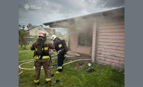 Пожежа у Ржищеві: вогонь пошкодив лазню